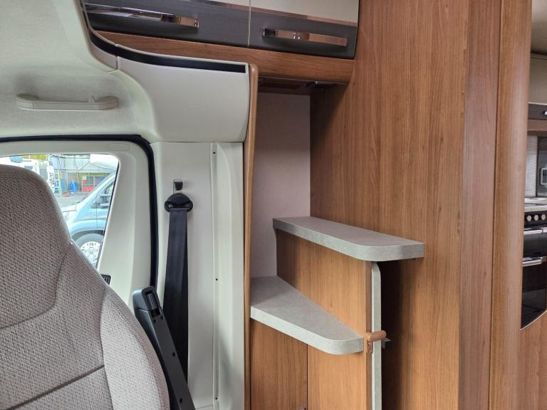 Auto-Trail Apache 634 luxury 2 berth DIESEL MANUAL 2018/18