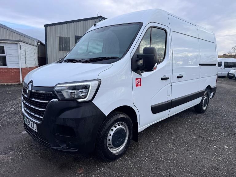 2024 Electric Renault Master Van 35 ZE MWB Van. 740 Miles.  AC. MWB. +VAT