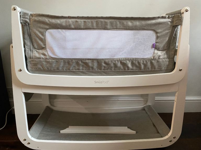 SnuzPod 4 bedside crib