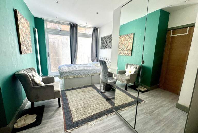  Studio apartment situated in Horton Avenue, Cricklewood, London NW2 2SA-Ref: 2250