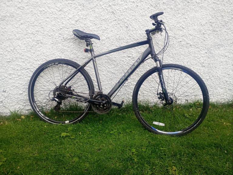 Carrera Crossfire two hybrid bike. Large frame. Gravel tyres.  