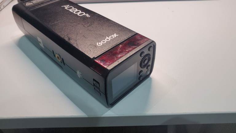 Godox AD200 Pro 200W professional flashlight 