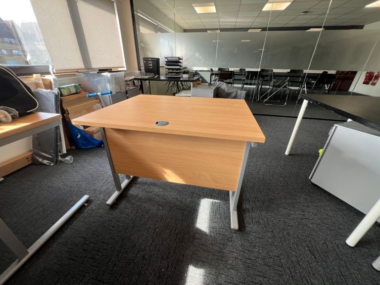 Office desk 4 available 