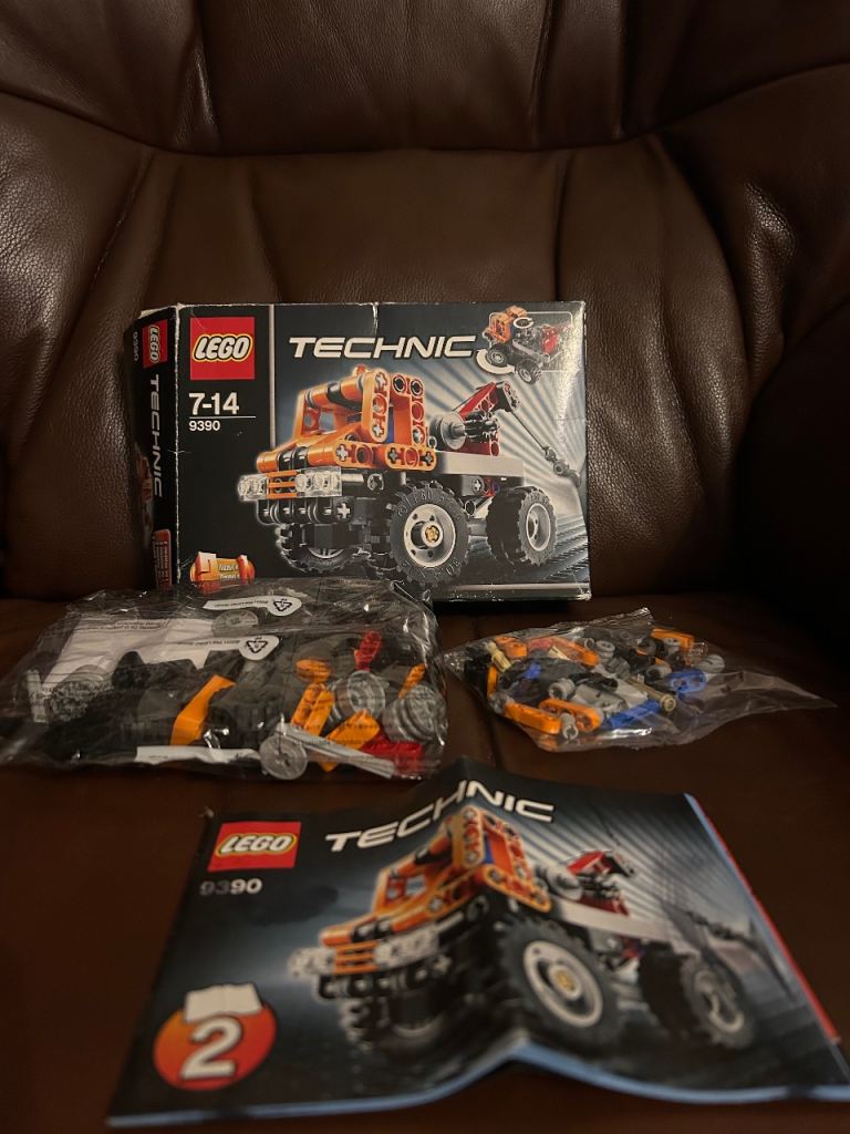 LEGO Mini Tow Truck 9390