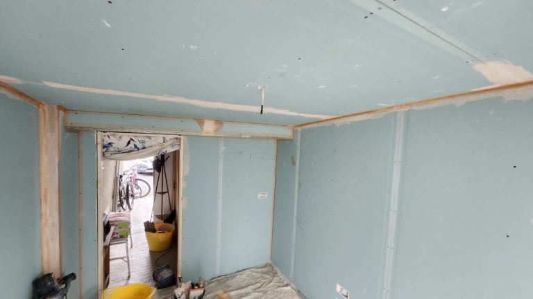 Painter & Plasterer | Silicone | Mould Repair | Free Quotes