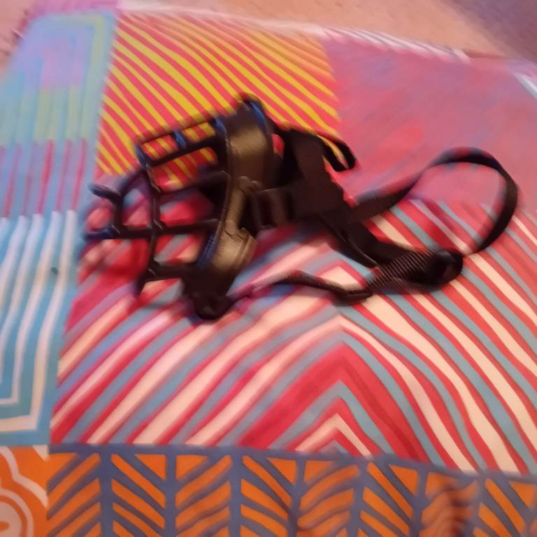 DOG MUZZLES X3 £1 EACH  CF39 8DG