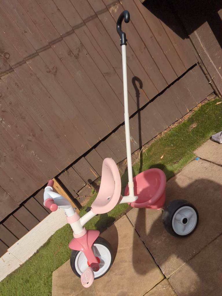 Pink n white smoby trike