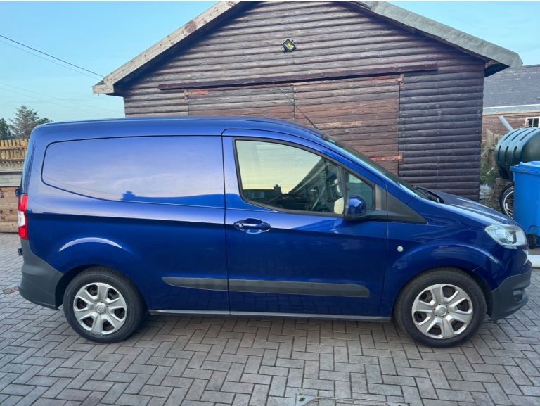 Low mileage - Ford, TRANSIT COURIER, Panel Van, 2015, Manual, 1562 (cc)