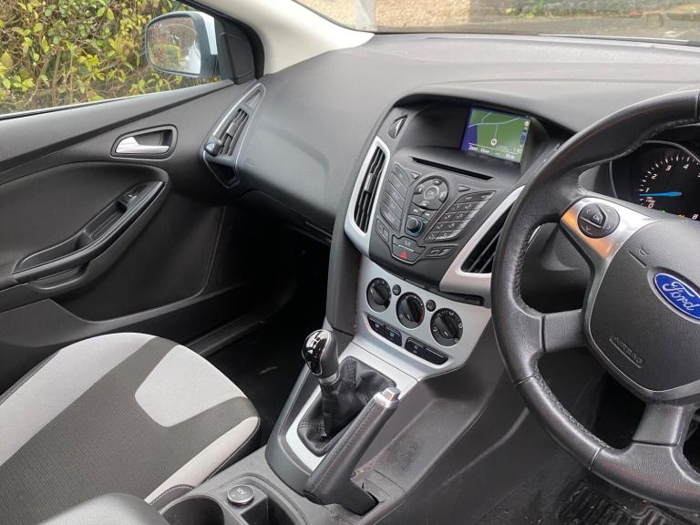 2014 Ford Focus 1.0 EcoBoost Zetec Navigator 5dr HATCHBACK PETROL Manual