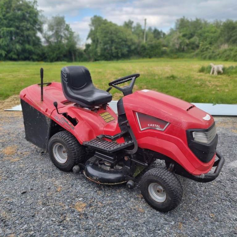 2008 Castlegarden ride on Mower 15.5 Briggs and Stratton