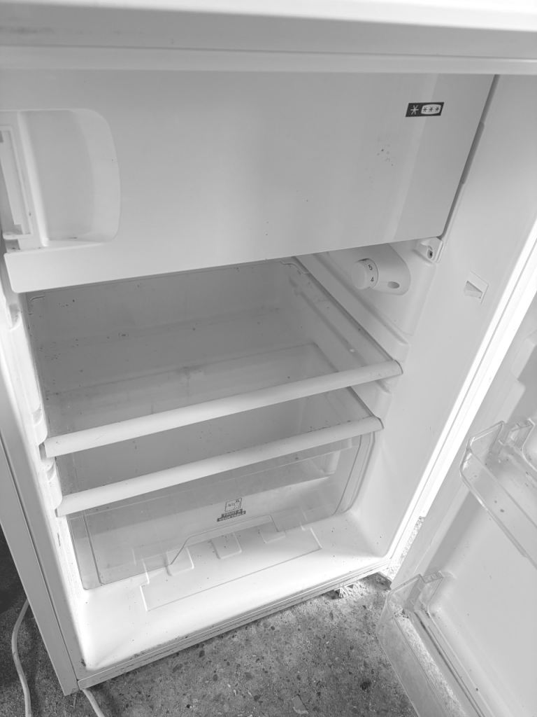 Under counter fridge with little freeezer £70