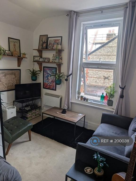 Studio flat in Woodbridge Road, Guildford, GU1 (#2000311)