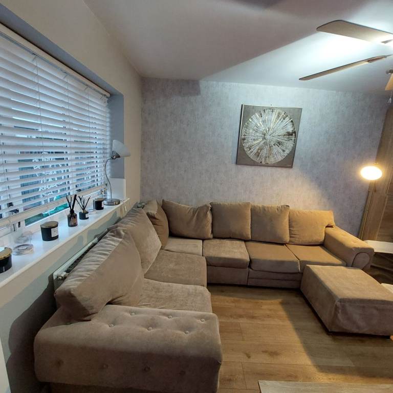 Chesterfield style 6seater corner sofa