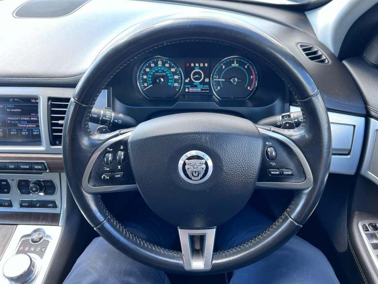 JAGUAR XF 2.2 d Luxury 2013