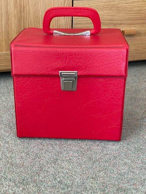 Vintage 1970’s red vinyl singles record box carry case, designed to hold 7 inch records 