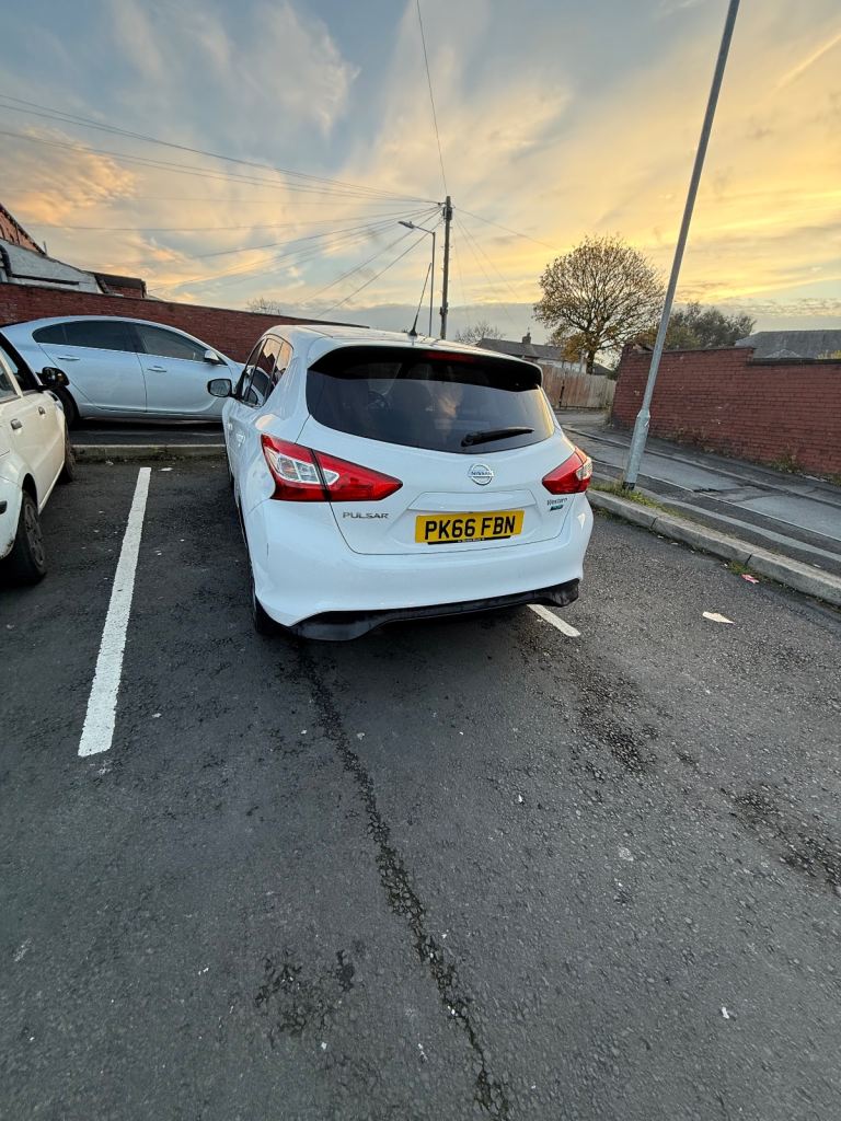 Nissan, PULSAR, Hatchback, 2016, Manual, 1461 (cc), 5 doors