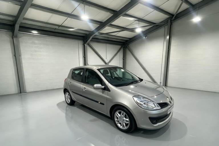 Renault, CLIO, Hatchback, 2006, Other, 1598 (cc), 5 doors