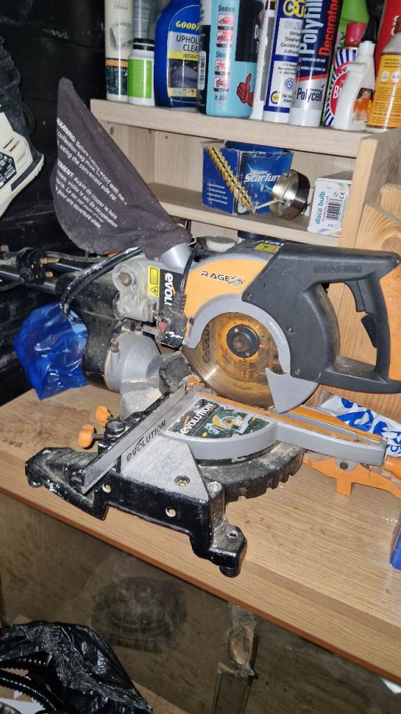 Mitre saw in working order