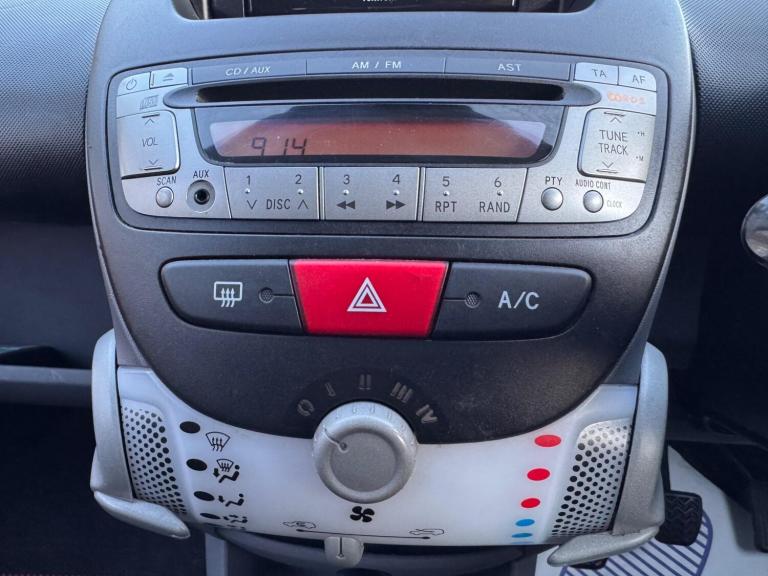 2011 Toyota AYGO Hatchback (2005 - 2012) Hatchback Petrol Manual