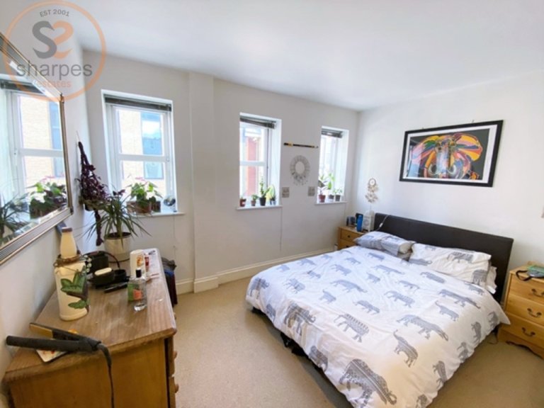 1 bedroom flat in 177 London Road, Kingston Upon Thames, London