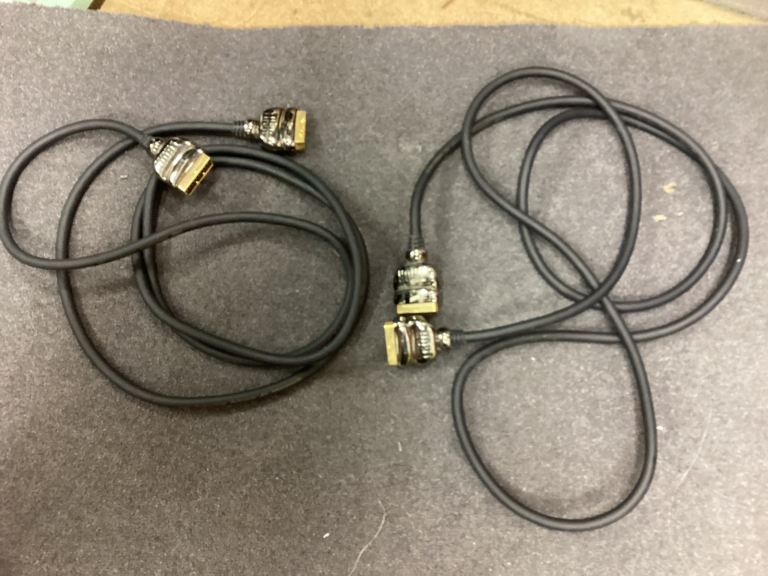 4 x TV VIDEO INTERCONNECT CABLES