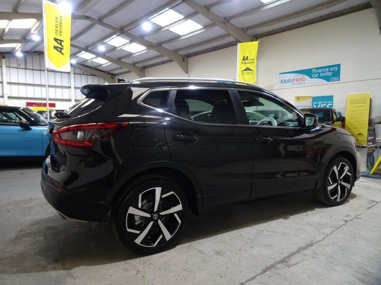 2019 Nissan Qashqai 1.3 DiG-T Tekna 5dr **LOW MILEAGE*ONLY 37000 MILES FROM NEW** HATCHBACK Petro...