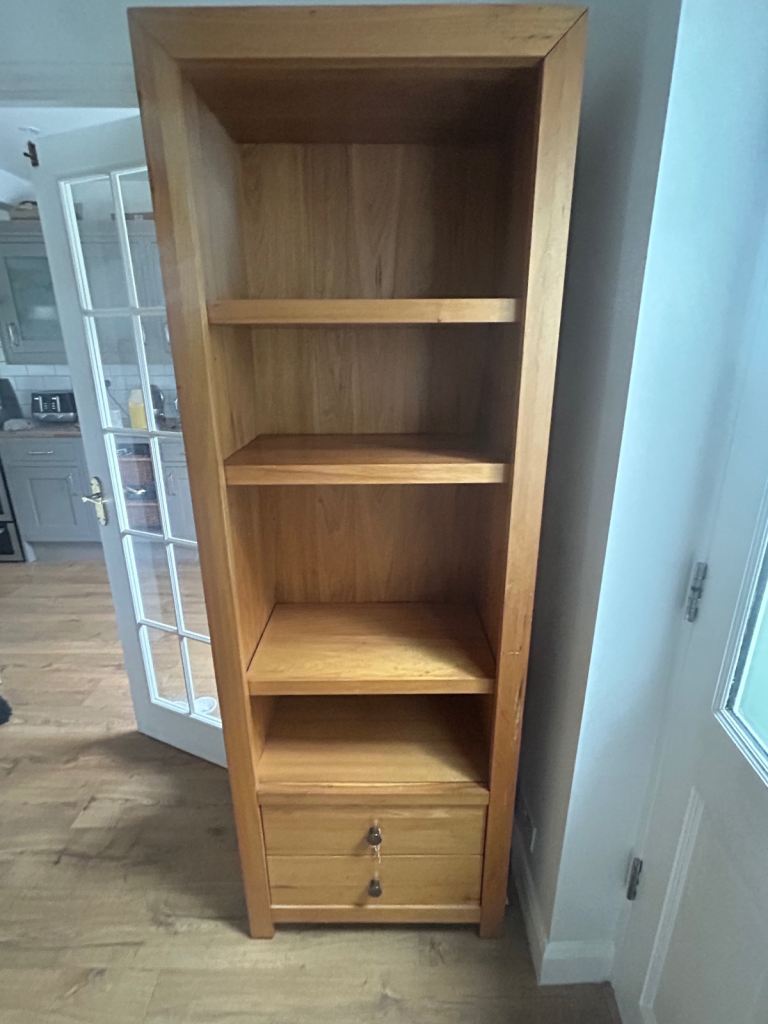 Tall/Narrow Oak Bookcase