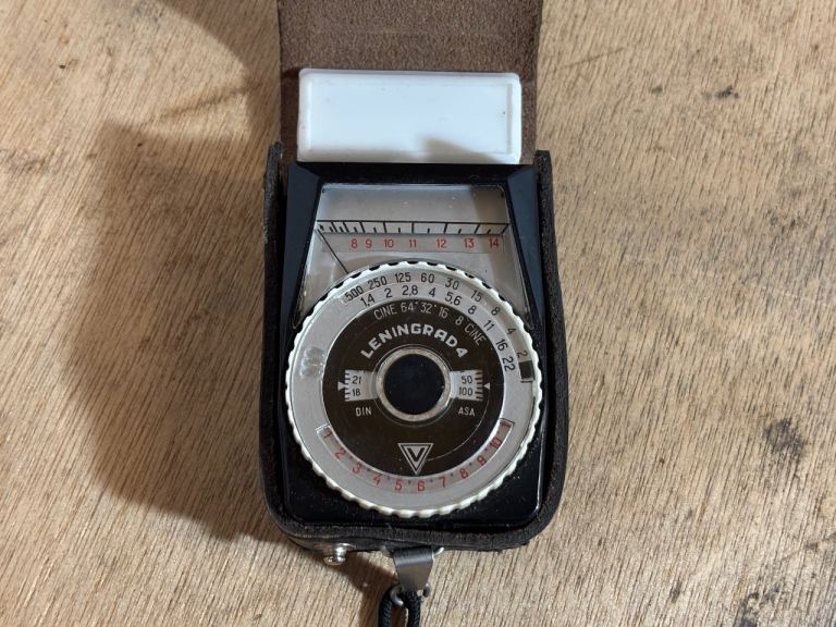 Vintage Leningrad 4 Photography Light Meter - with Leather Case