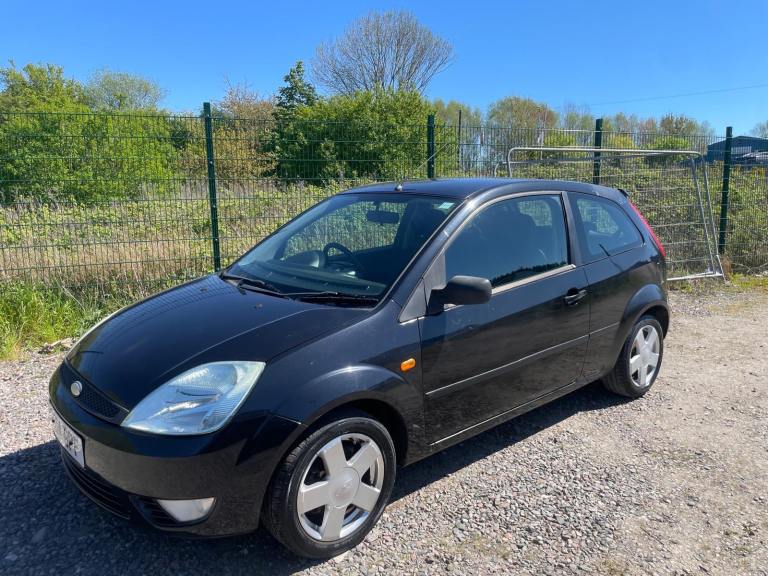 FORD FIESTA 1.4 ZETEC 04 REG BLACK 3 DOOR MOT NOVEMBER 2ND 2026 SERVICE HISTORY 40+MPG