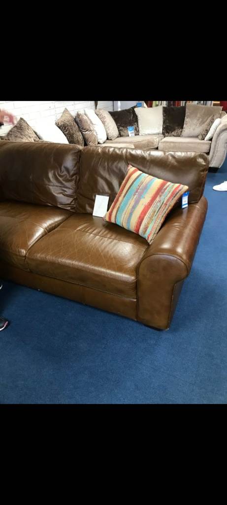 Brown Leather 2-Seater Sofa – Good Condition