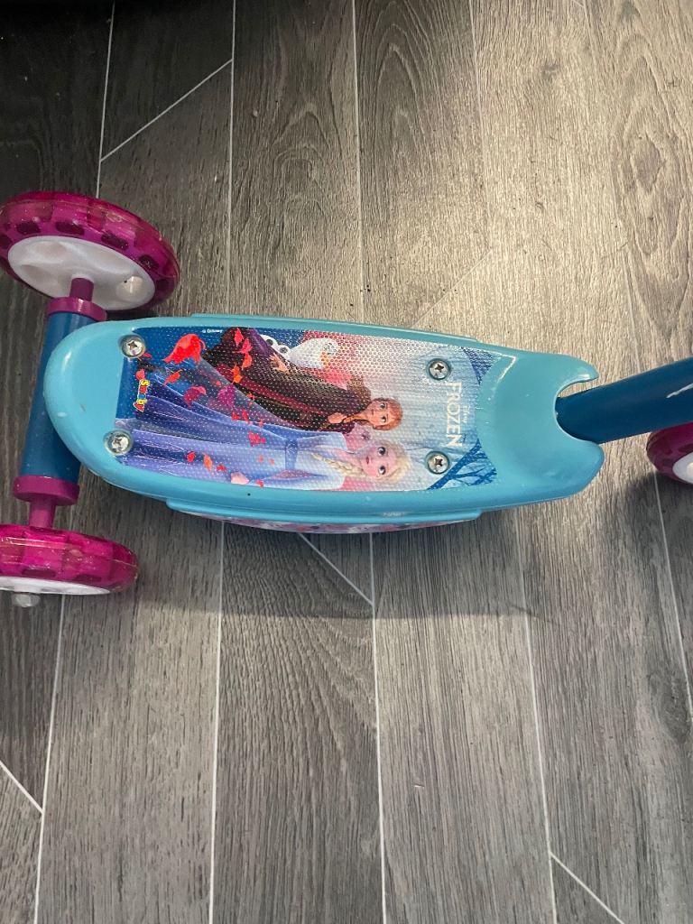 Frozen scooter hardly used £5