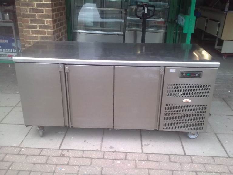Commercial Stainless Steel Counter Fridge - Good Condition CATERING CAFE RESTAURANT FAST FOOD SHOP