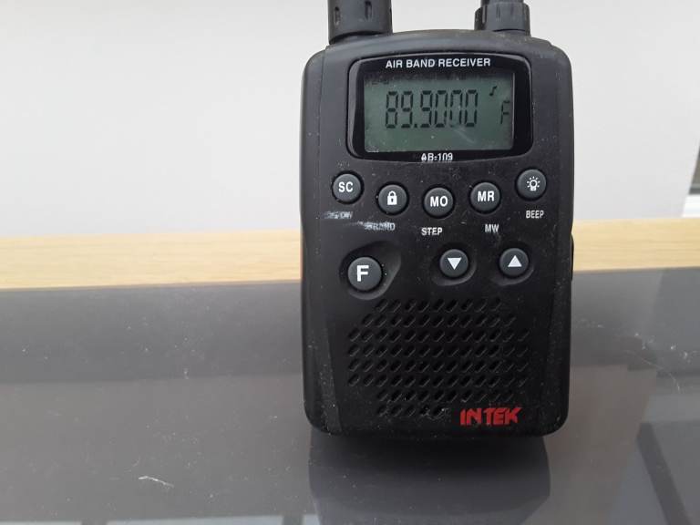Intek AR-109 Air Band Receiver – Black, Good Condition