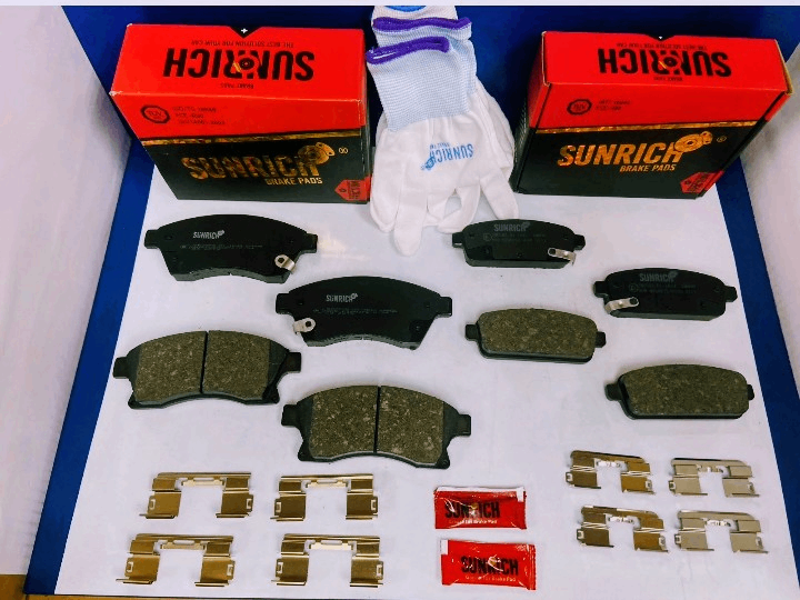 Front and rear brake pads for Astra Mk6/ Astra J