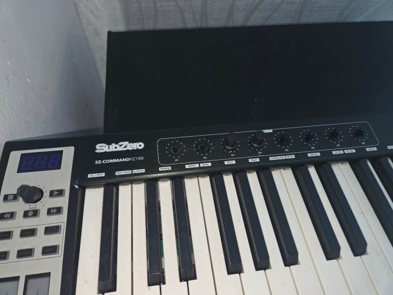 SubZero CommandKey 88 MIDI Keyboard Controller - Good Condition