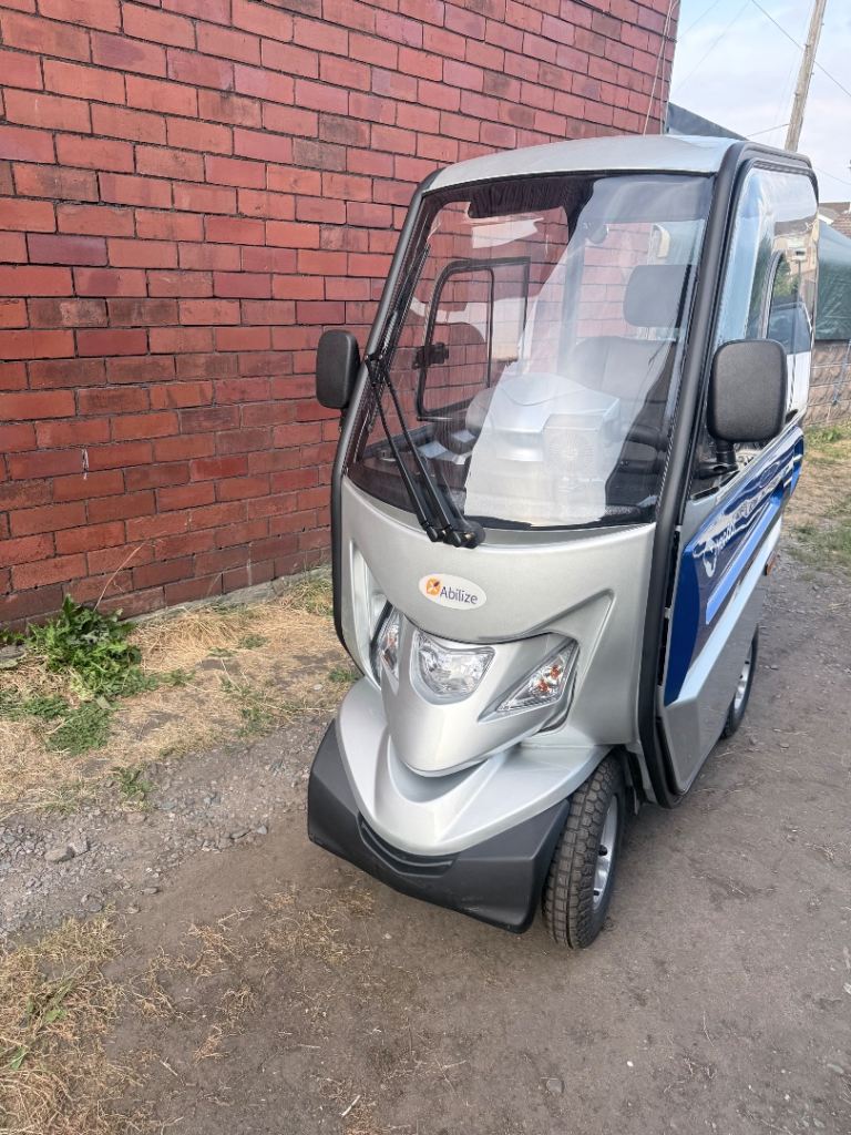 Kondor Mobility Scooter - Silver and Blue, Excellent Condition