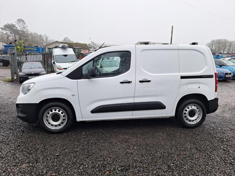 VAUXHALL COMBO 1.6 Turbo D 2300 Edition TWIN SIDE DOOR AIR CON White Manual Dies