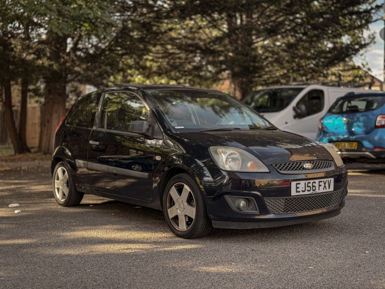 Ford Fiesta 1.4 Petrol – Panoramic Roof – ULEZ Free – Cheap Road Tax
