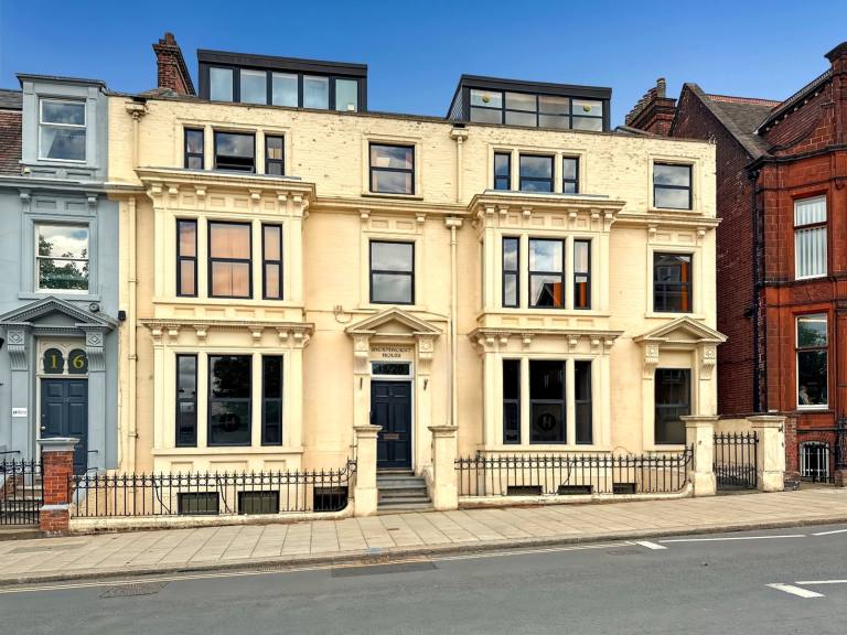 Norwich - NR1 1RY \ Office for Rent with 2 Workstations