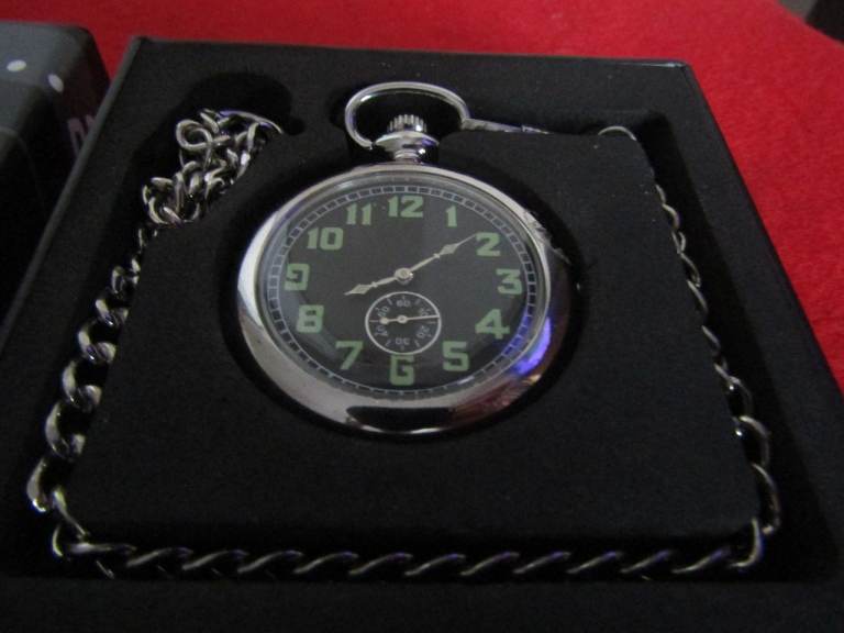 A EAGLE MOSS COLLECTION 1913 BRITISH NAVY PILOT POCKET WATCH IN BOX. WORKS GREAT!