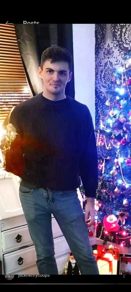 Uni student need couch, room, dorm idc. Read:)