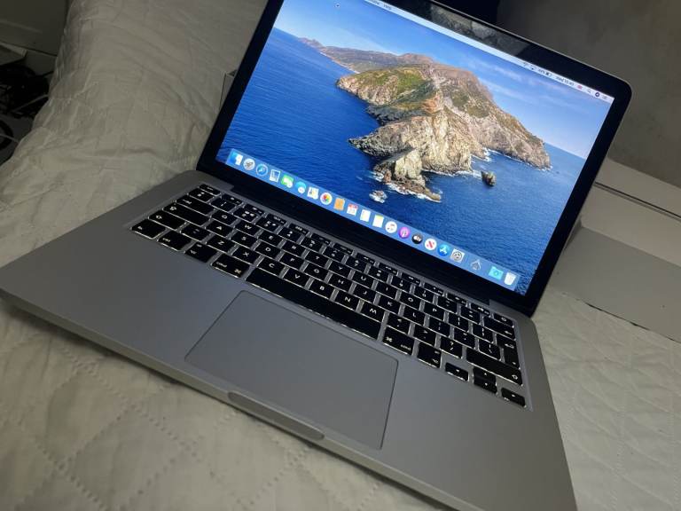 Apple MacBook Pro Retina core i5 8gb ram 128gb ssd boxed accs