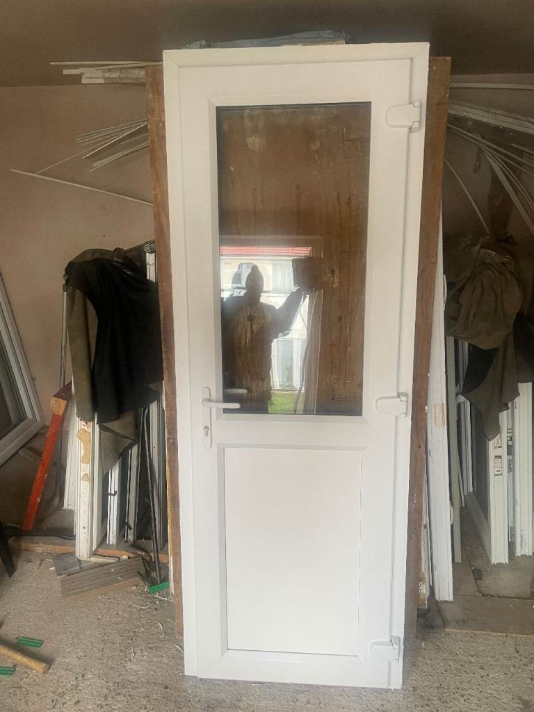 UPVC DOOR 203 x 75 cm - BEAUTIFUL EUROCELL UPVC DOUBLE GLAZED DOOR - ONLY 1 YEAR OLD  (REF: DX202)