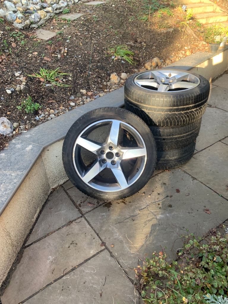 Jaguar XE 5 spoke alloy wheels with winter tyres