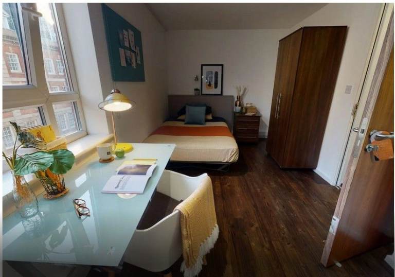 Student accommodation in LE1- Town house flat 