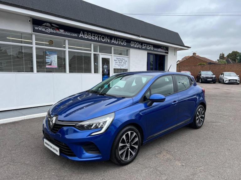 image for RENAULT CLIO 1.0 TCe Iconic Edition Euro 6 (s/s) 5dr 2022