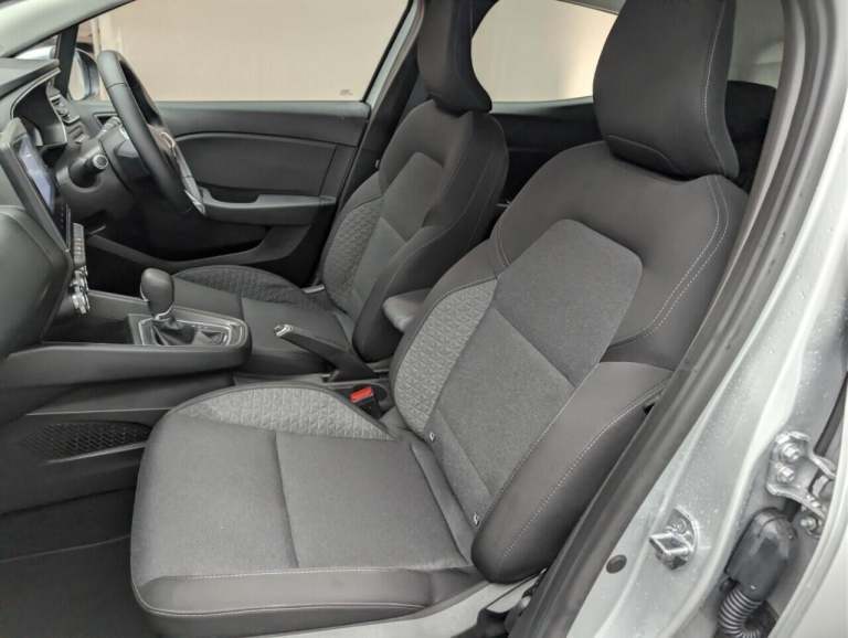 2022 Renault Clio 1.6 E-TECH Iconic Hatchback 5dr Petrol Hybrid Auto Euro 6 (s/s) (140 ps) NA HAT...