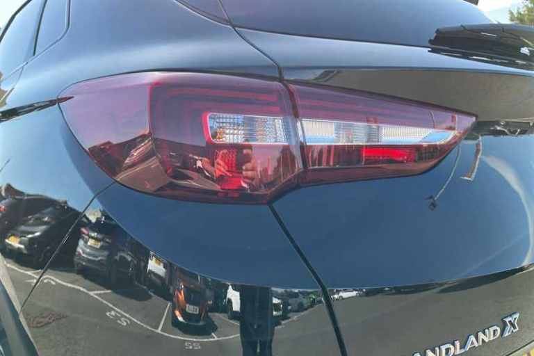 2021 Vauxhall Grandland X 1.2 Turbo SRi Nav 5dr HATCHBACK PETROL Manual