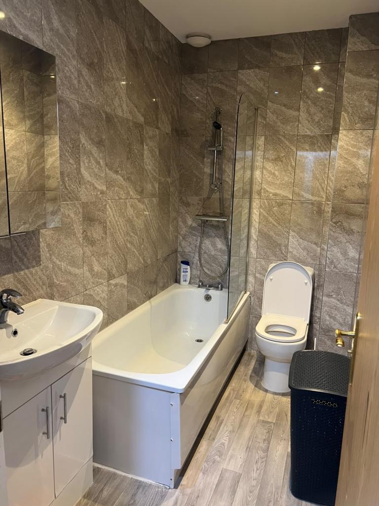 2 bedroom flat for rent with garden