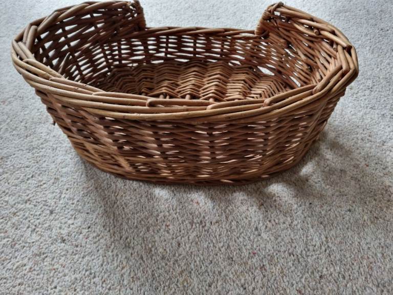 Cat / Small dog basket 